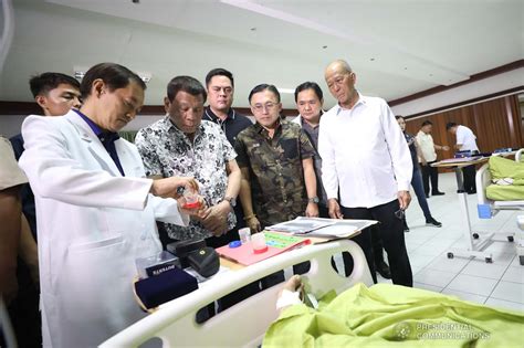 Duterte lifts deployment ban on healthcare workers .